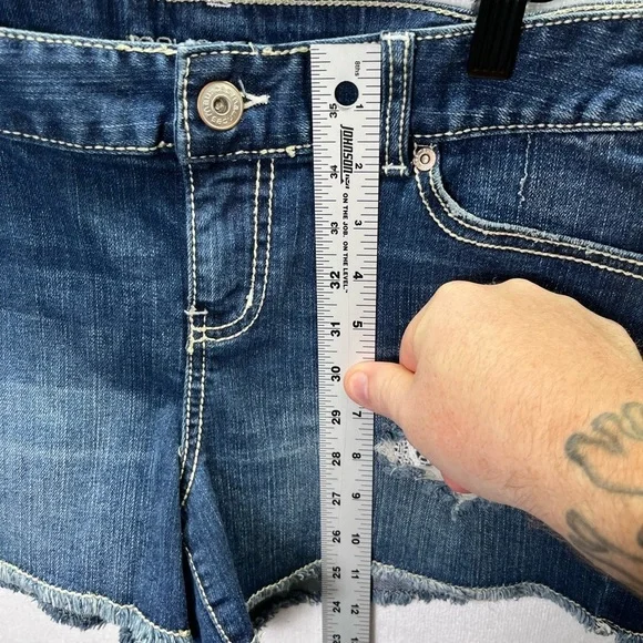 Maurices Cut off Denim Shorts Womens 9/10 Distresses Cute Stretch Summer 2090 - Picture 4 of 6